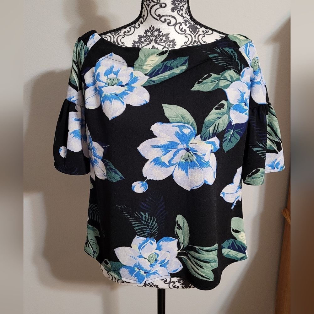 Banana Republic blue floral top